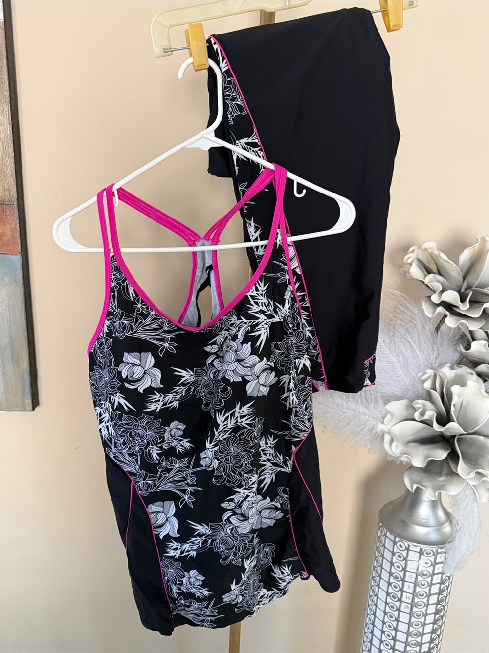 Black & Pink Floral Tankini exercise Top and Bottoms